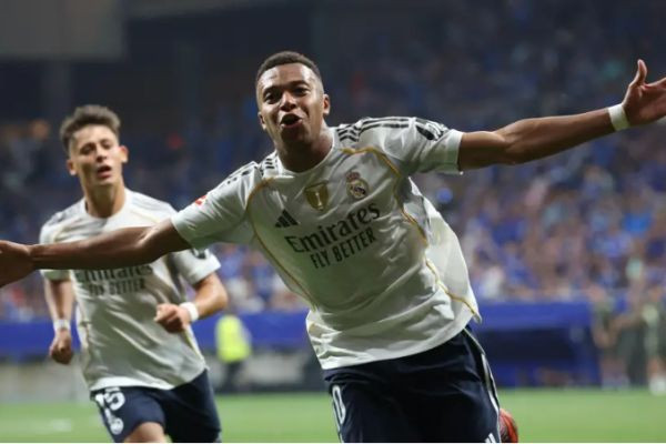 Kylian Mbappe scored twice as Real Madrid continued their perfect start to the season in La Liga with victory at Oviedo.