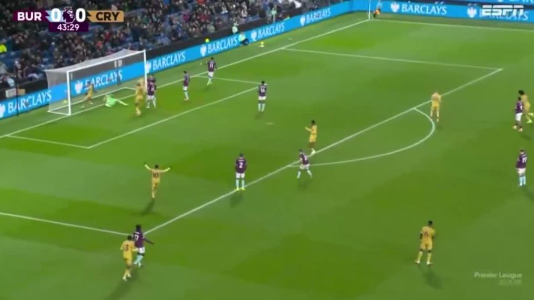 Burnley 0 - [1] Crystal Palace - Daniel Munoz 44' Media