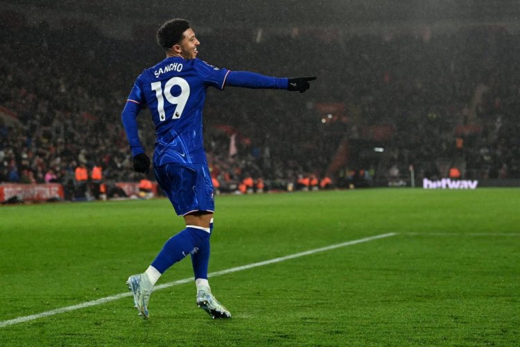 Southampton 1–5. Chelsea: The Blues defeat the Saints by ten players to take second place in the Premier League