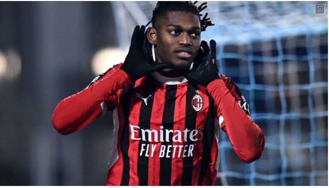 Rafael Leão nets winner as AC Milan complete Como comeback