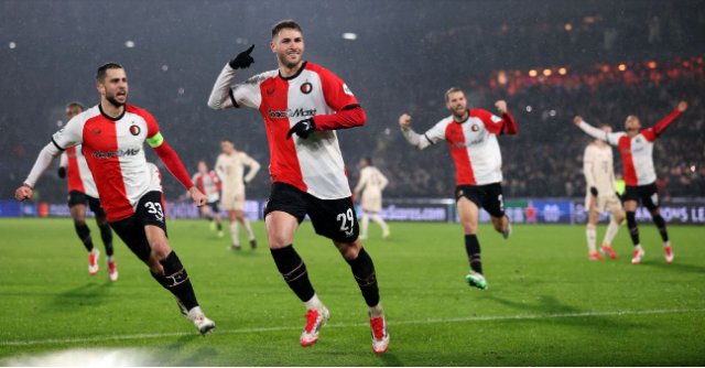 Bayern Munich stunned by Feyenoord, facing playoff round