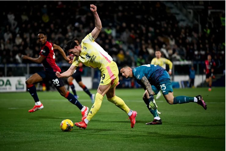 Juve consolidate top-four spot with 1-0 victory at Cagliari