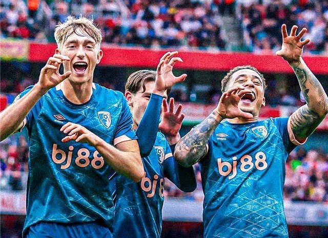 AFC Bournemouth defeats Arsenal 2-1 after coming back from behind.