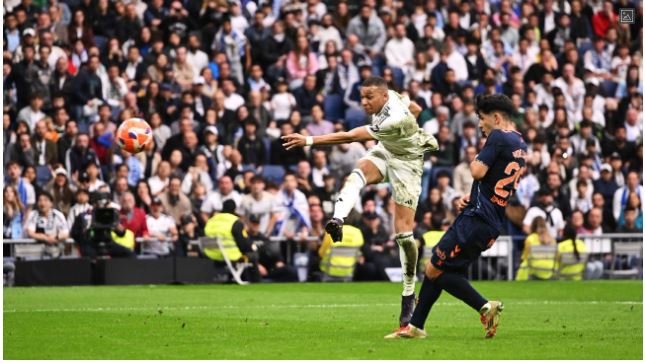 Kylian Mbappé brace gives Real Madrid win over Celta Vigo