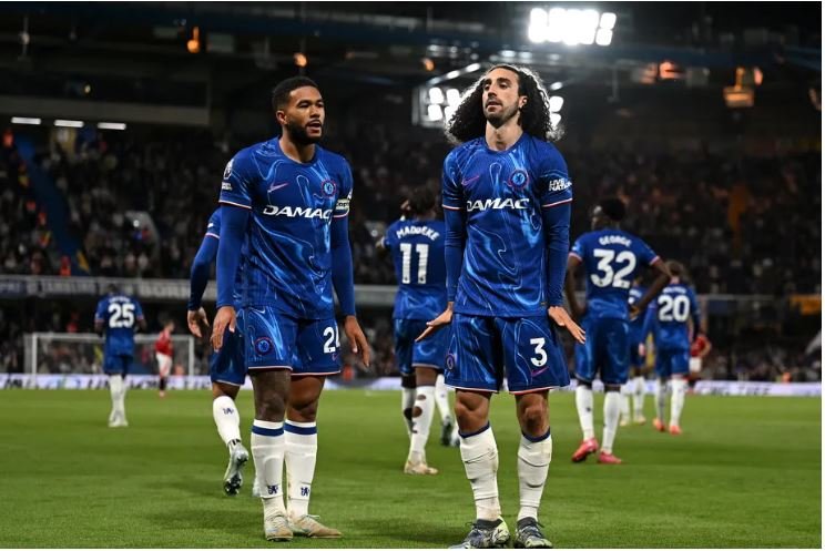 Chelsea see off Man United to stay on course for Champions League
