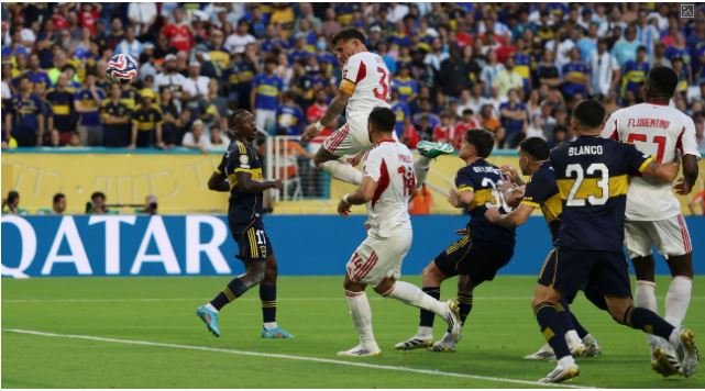 Boca Juniors draw with Benfica as both teams finish with 10